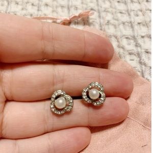 $1 Faux Pearl Earrings